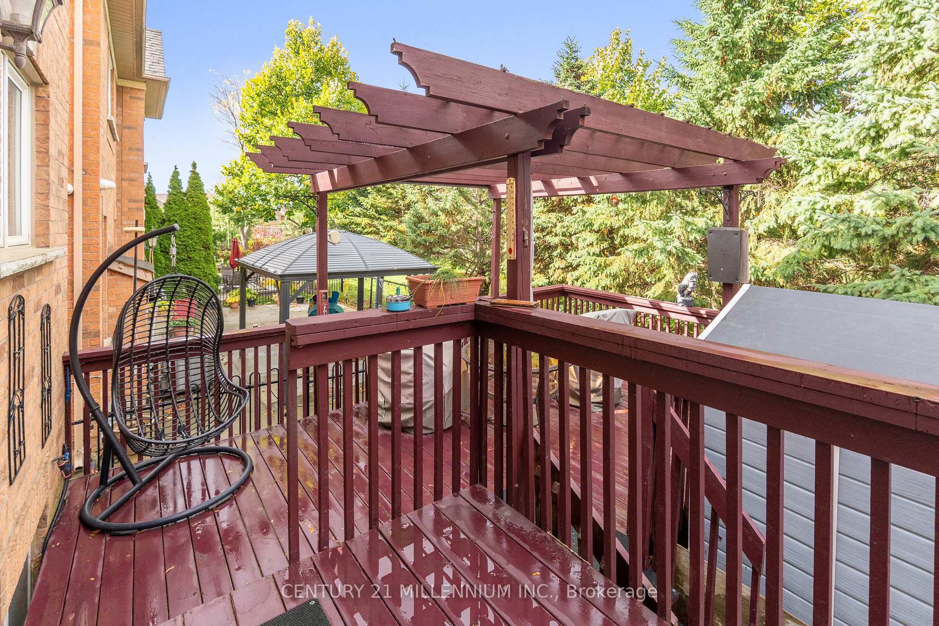 Photo 6 of 23 Upper Highlands Drive, Brampton, Heart Lake East — HOMEH