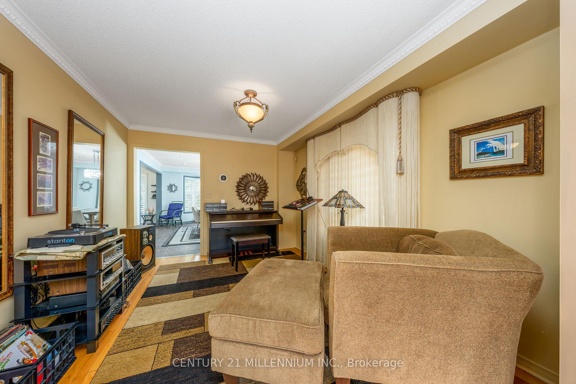 Photo 21 of 23 Upper Highlands Drive, Brampton, Heart Lake East — HOMEH