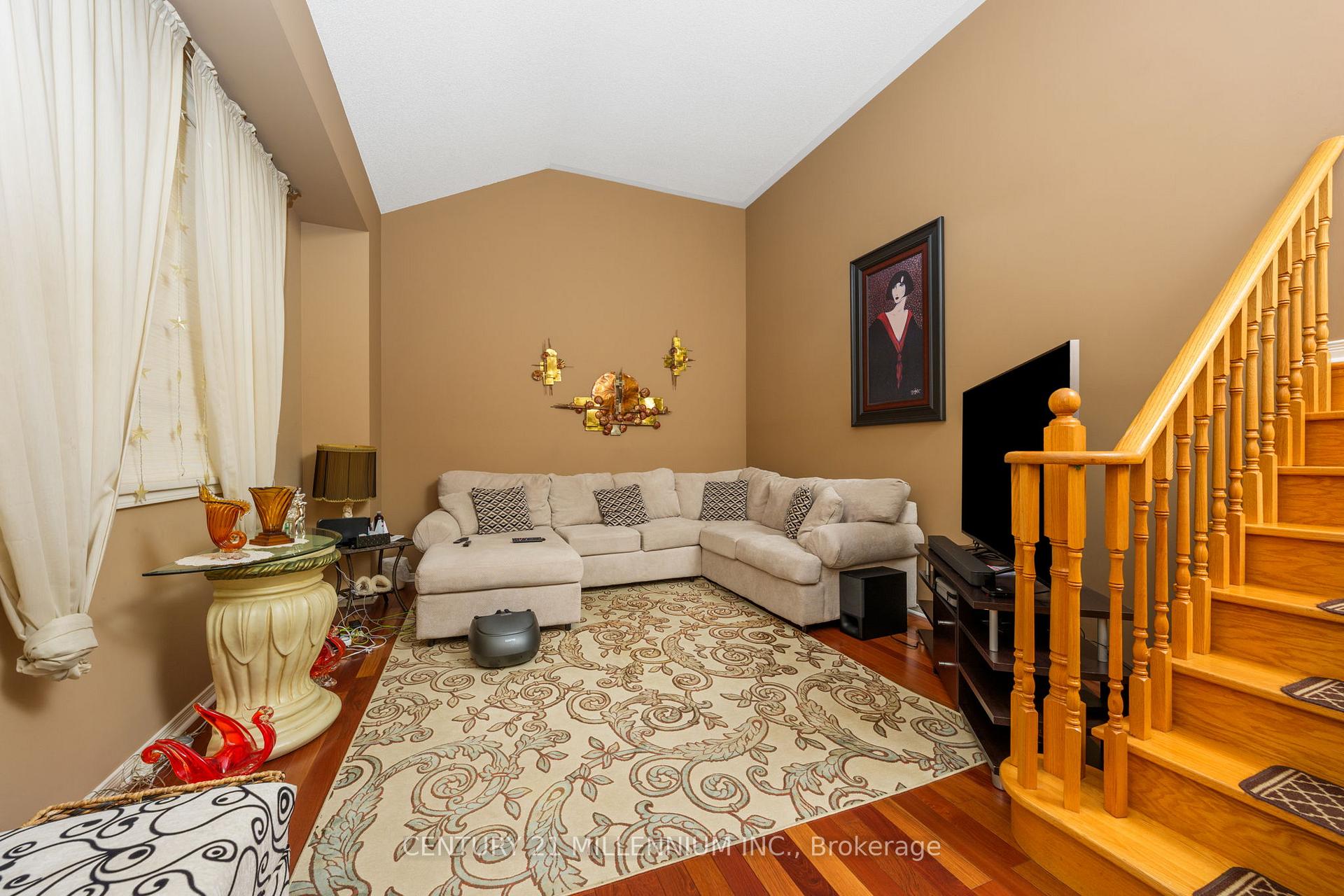 Photo 26 of 23 Upper Highlands Drive, Brampton, Heart Lake East — HOMEH