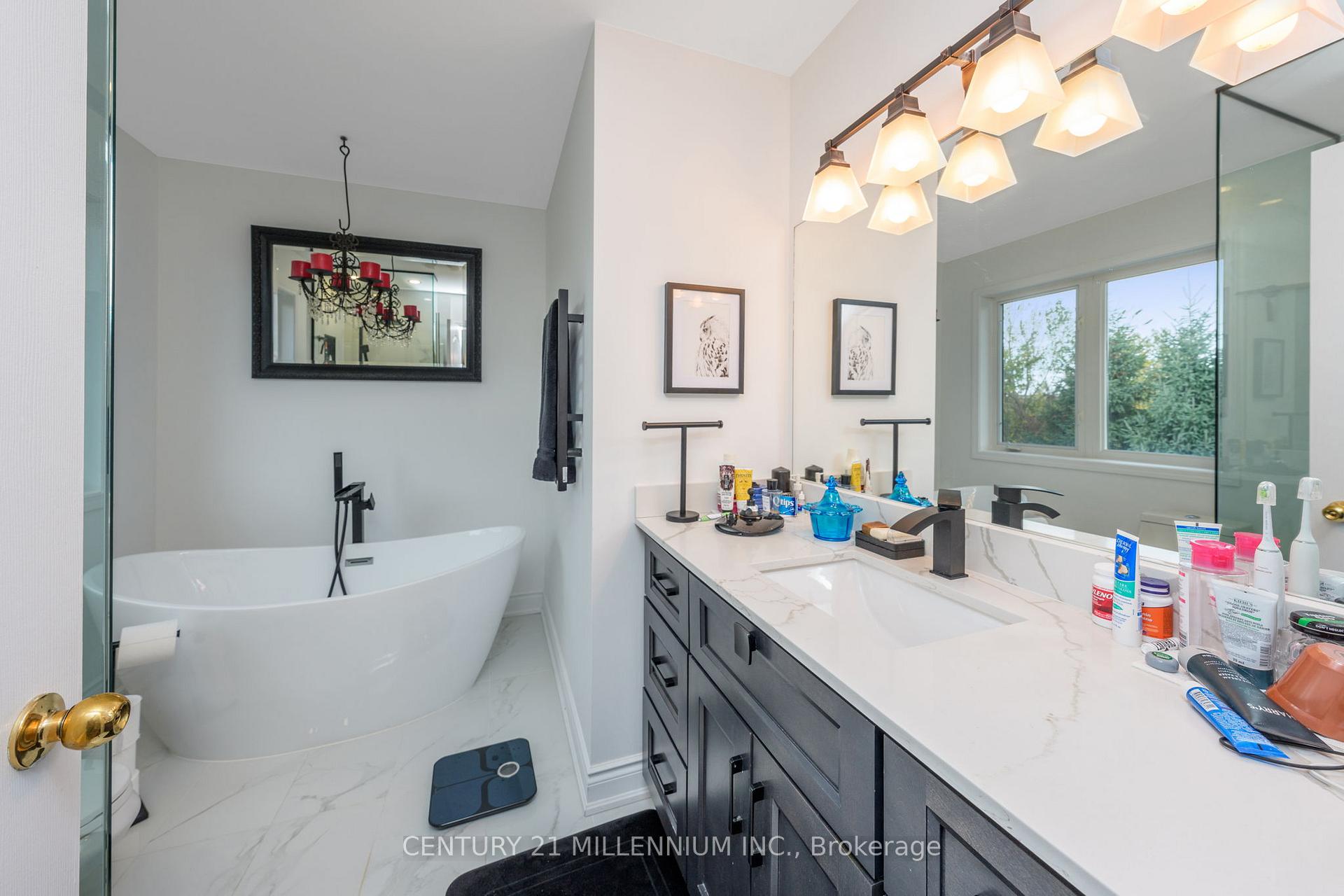 Photo 20 of 23 Upper Highlands Drive, Brampton, Heart Lake East — HOMEH