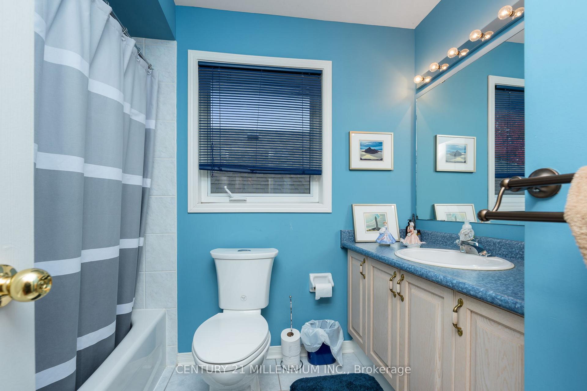 Photo 22 of 23 Upper Highlands Drive, Brampton, Heart Lake East — HOMEH
