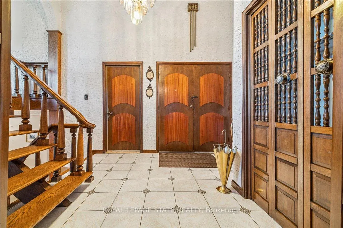 Photo 4 of 31 Palm Court, Hamilton, Stoney Creek — HOMEH