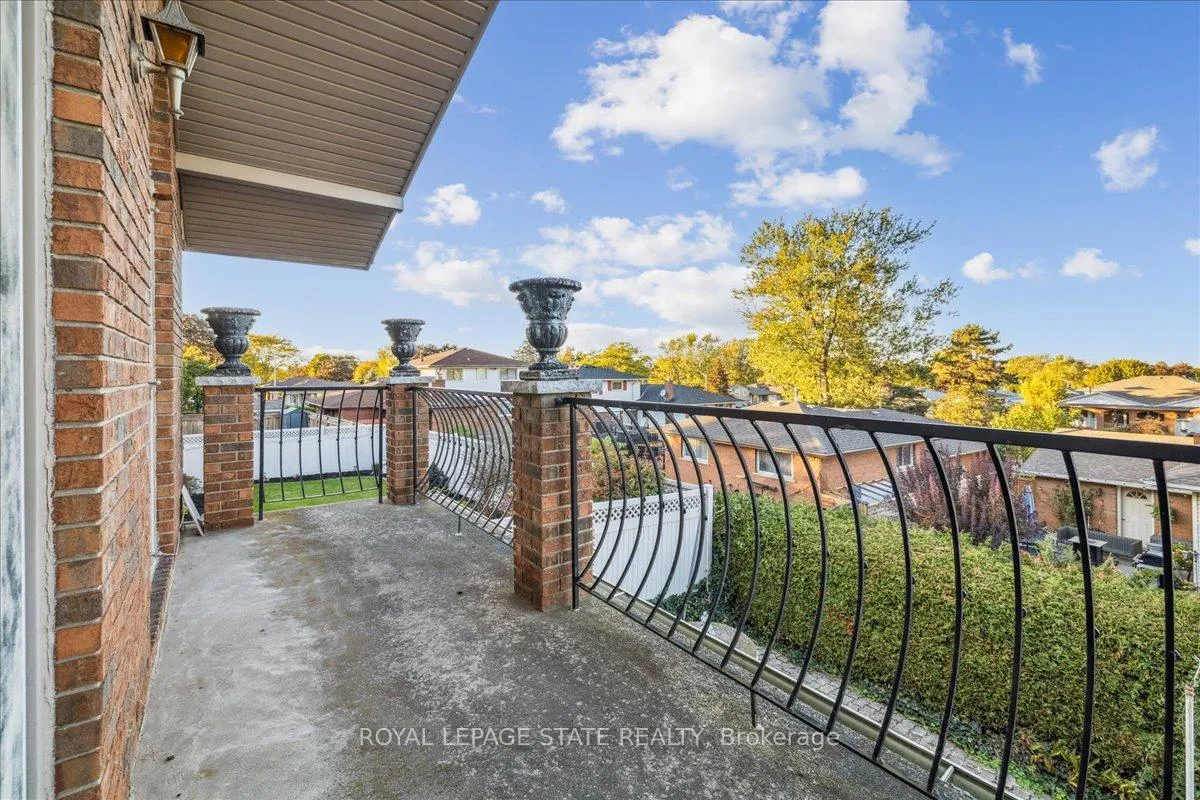 Photo 12 of 31 Palm Court, Hamilton, Stoney Creek — HOMEH