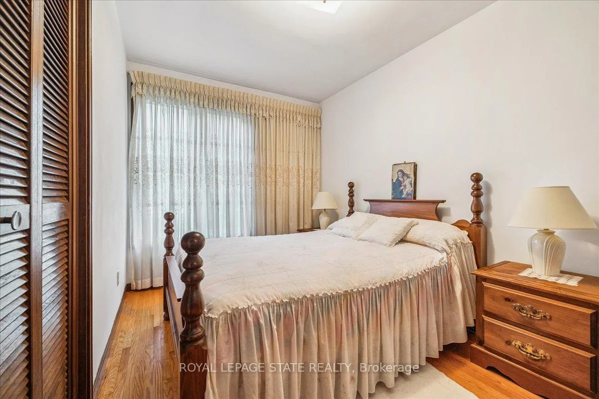 Photo 23 of 31 Palm Court, Hamilton, Stoney Creek — HOMEH