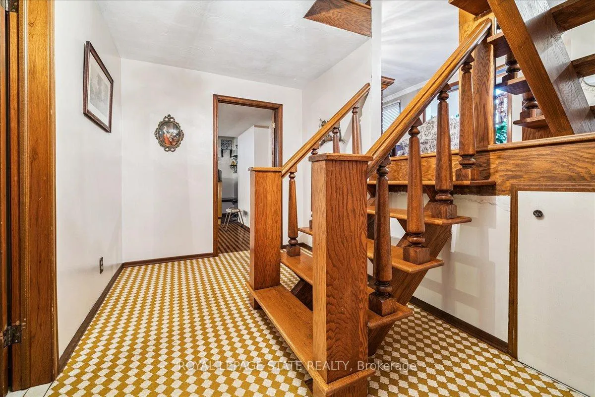 Photo 31 of 31 Palm Court, Hamilton, Stoney Creek — HOMEH
