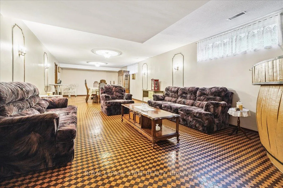 Photo 32 of 31 Palm Court, Hamilton, Stoney Creek — HOMEH