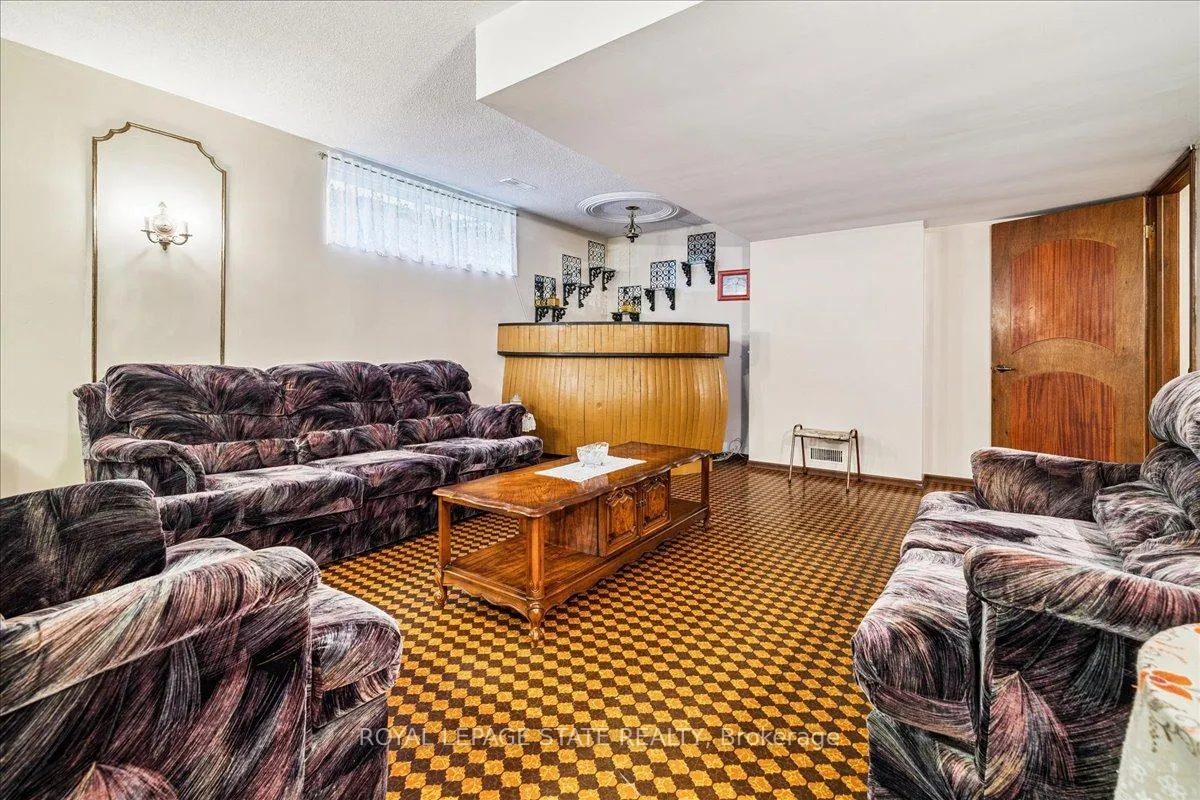 Photo 33 of 31 Palm Court, Hamilton, Stoney Creek — HOMEH