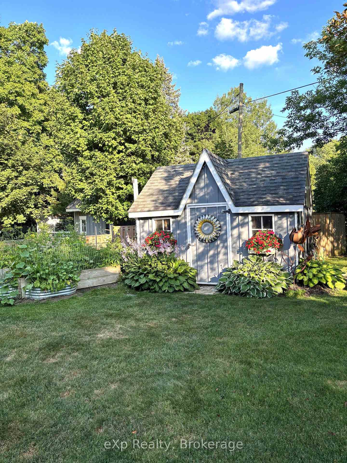 Photo 11 of 9 Johnstone Boulevard, Brockton — HOMEH