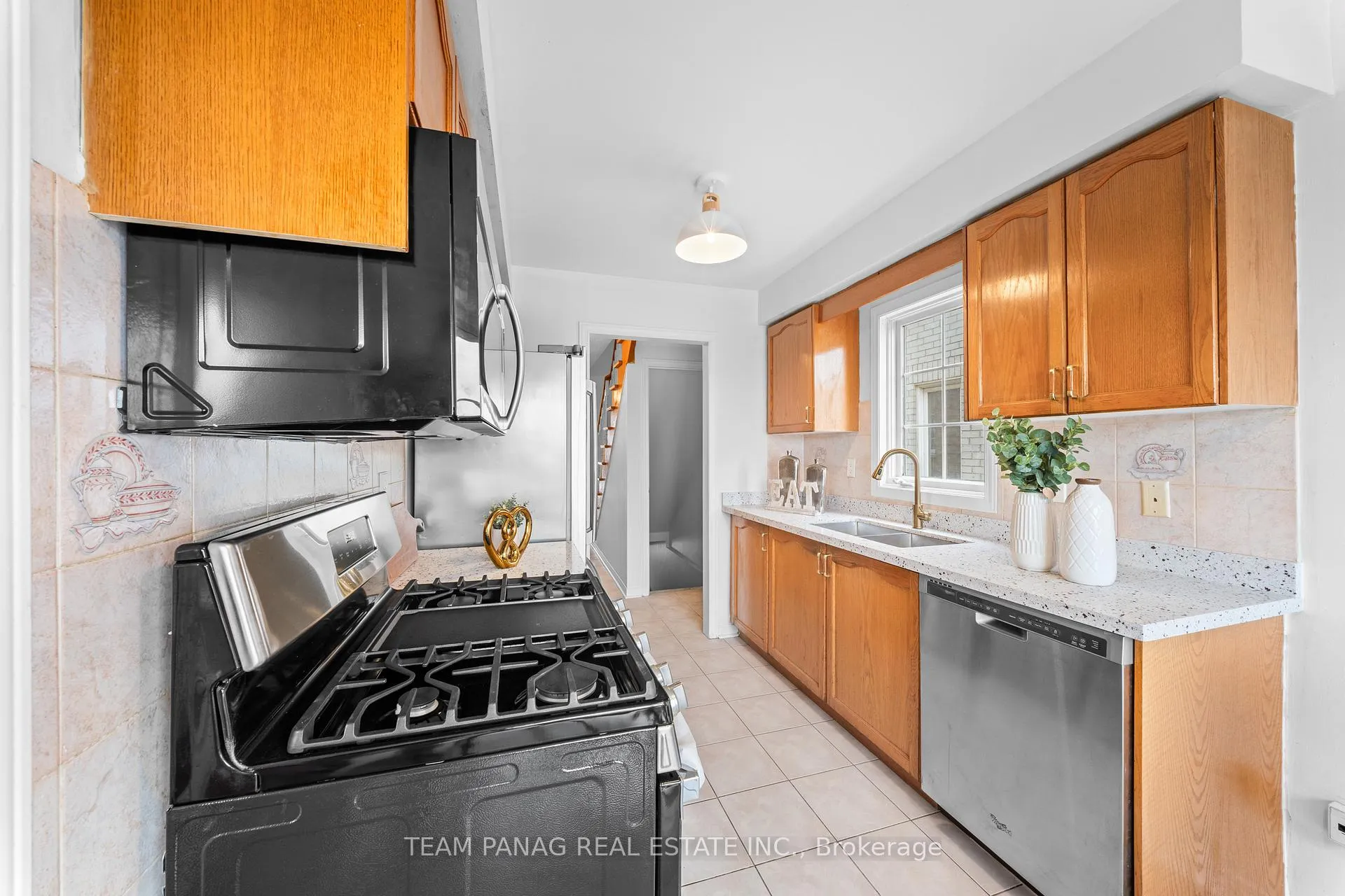 Photo 17 of 47 Loons Call Crescent, Brampton, Sandringham-Wellington — HOMEH