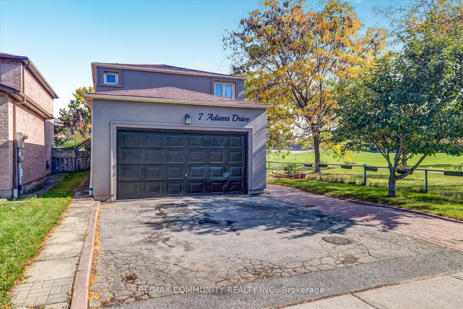 Photo 3 of 7 Adams Drive, Ajax, Central — HOMEH