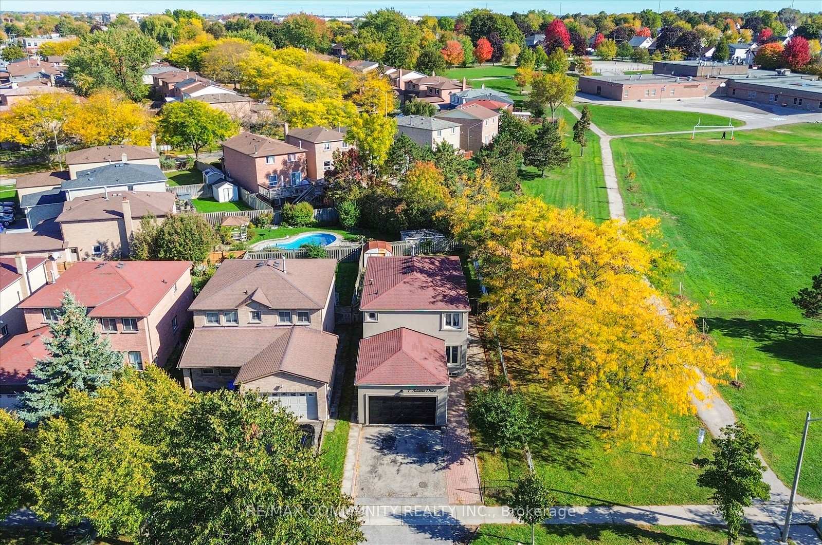 Photo 5 of 7 Adams Drive, Ajax, Central — HOMEH