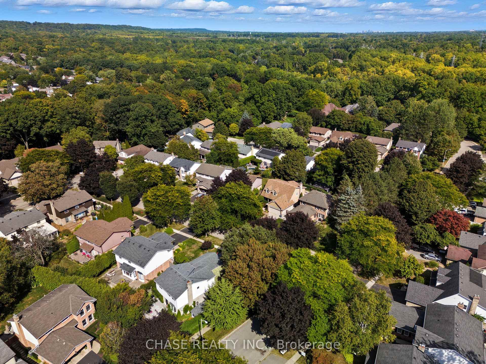 Photo 3 of 67 Forestview Drive, Hamilton, Dundas — HOMEH