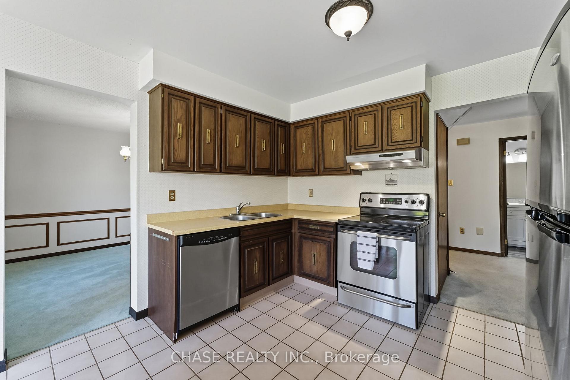 Photo 9 of 67 Forestview Drive, Hamilton, Dundas — HOMEH