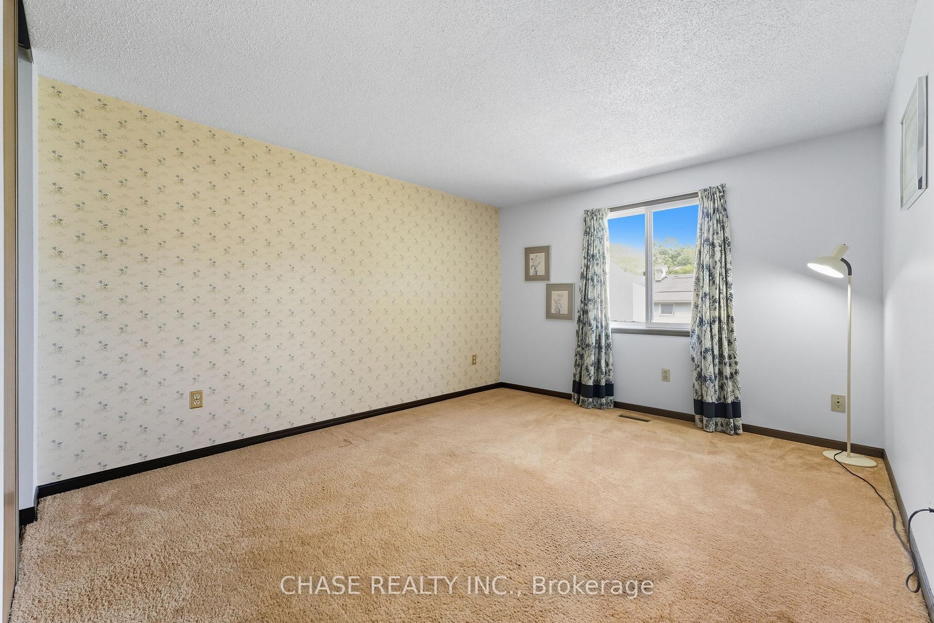 Photo 25 of 67 Forestview Drive, Hamilton, Dundas — HOMEH