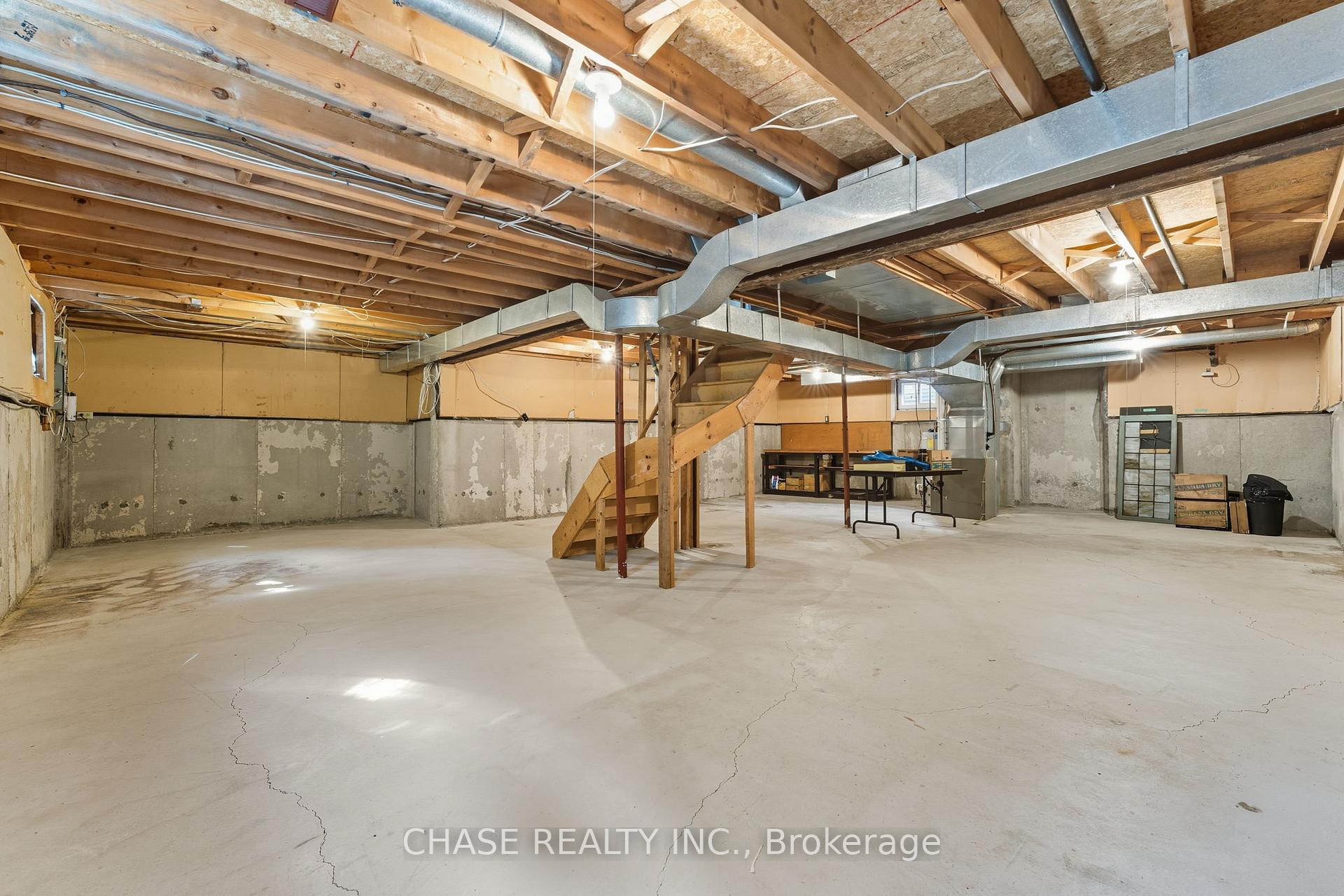 Photo 35 of 67 Forestview Drive, Hamilton, Dundas — HOMEH