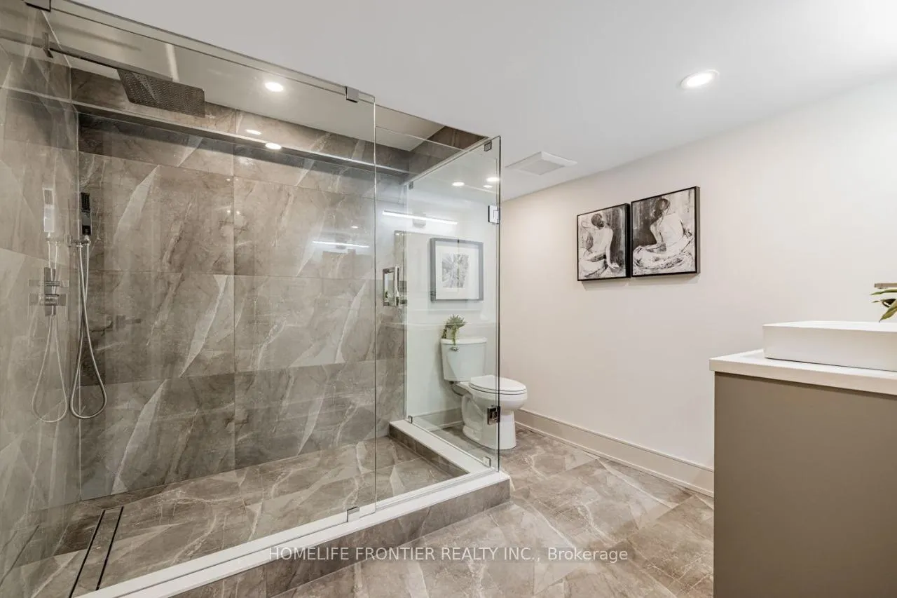 Photo 4 of 43 Thorny Brae Drive, Markham, Royal Orchard — HOMEH