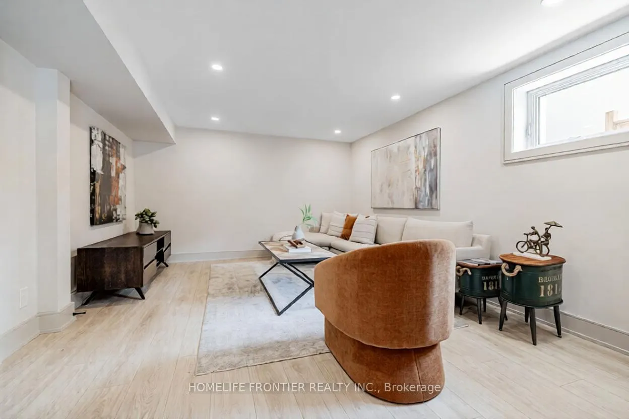 Photo 5 of 43 Thorny Brae Drive, Markham, Royal Orchard — HOMEH