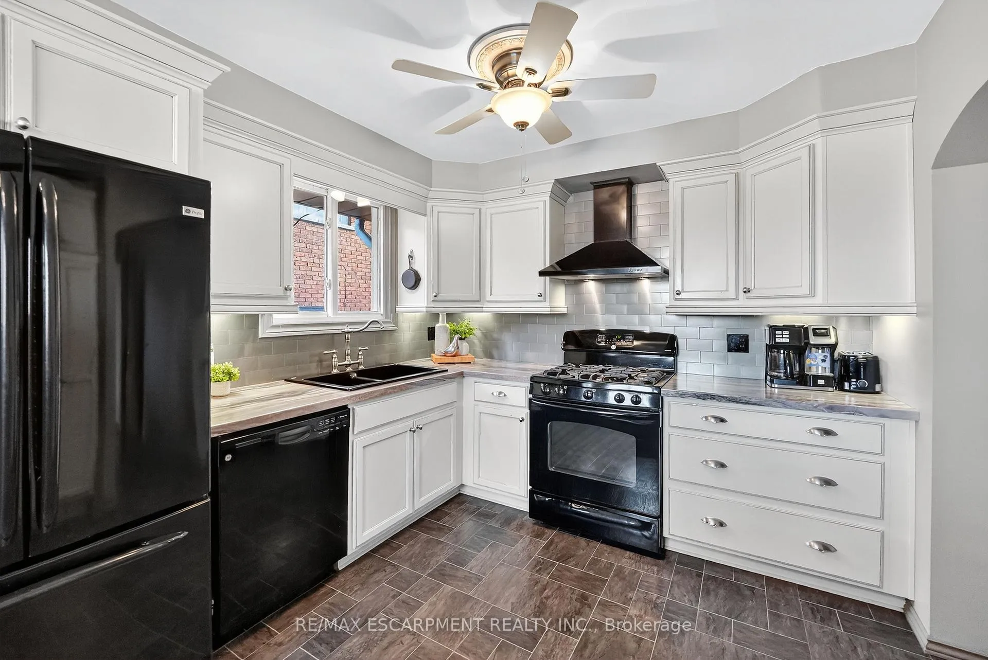 Photo 9 of 47 Rowena Court, Hamilton, Quinndale — HOMEH