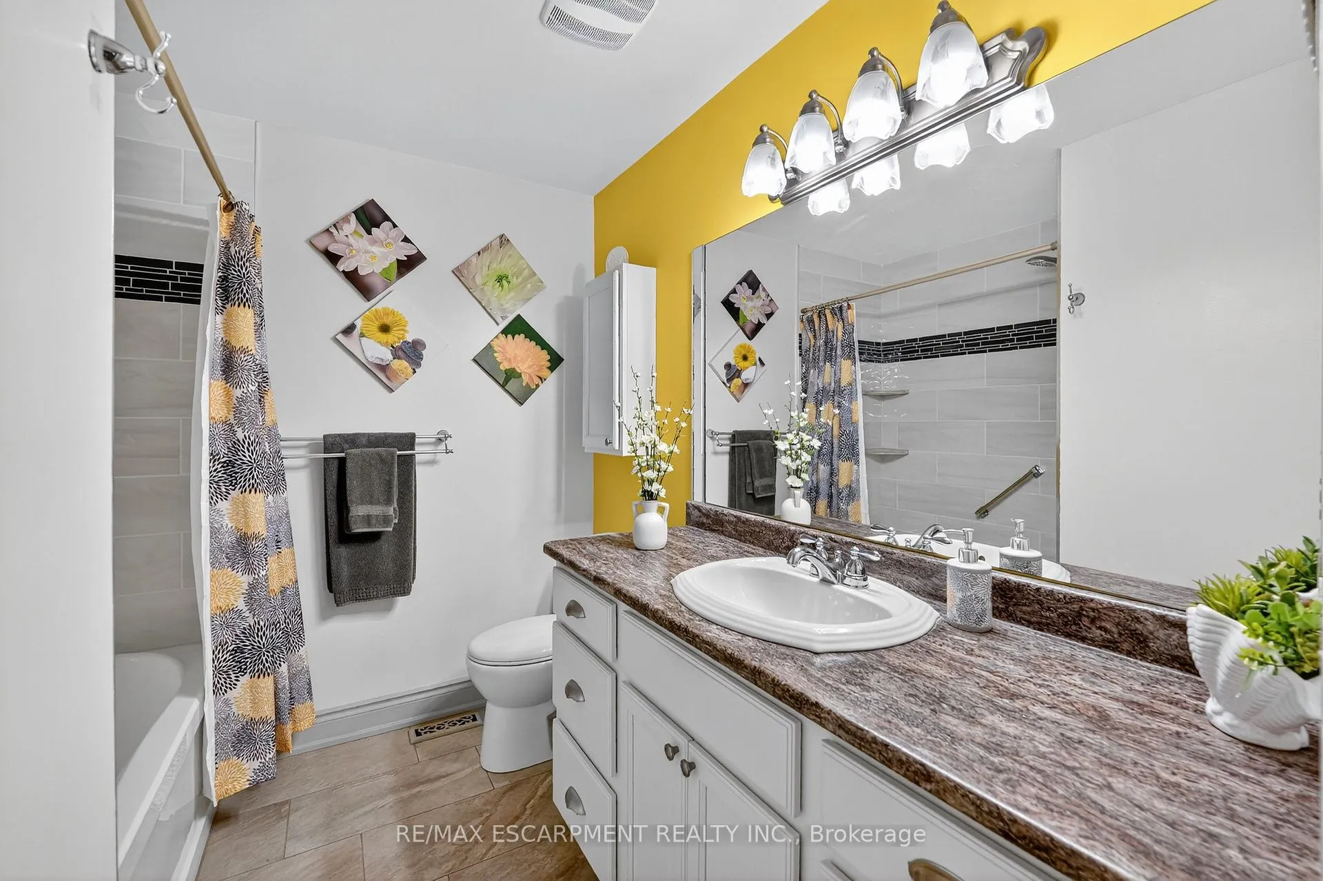 Photo 18 of 47 Rowena Court, Hamilton, Quinndale — HOMEH