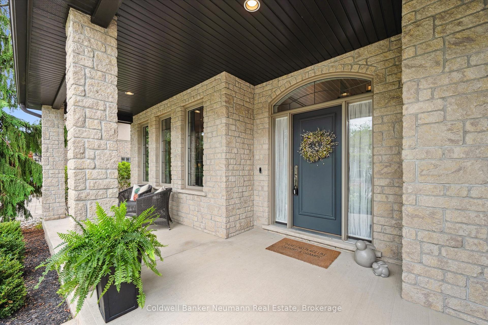 Photo 2 of 3 Bright Lane, Guelph, Pineridge/Westminster Woods — HOMEH