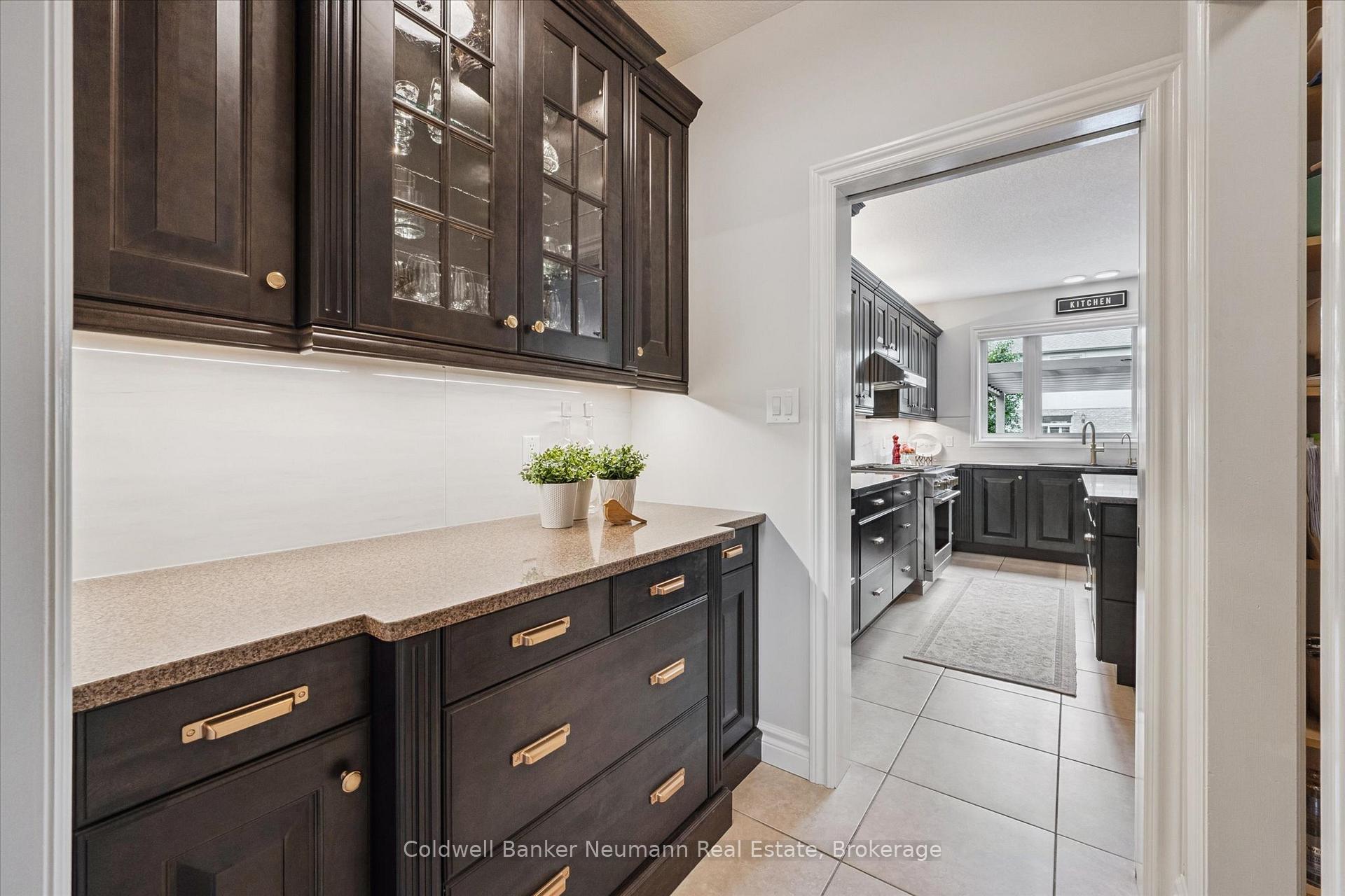 Photo 5 of 3 Bright Lane, Guelph, Pineridge/Westminster Woods — HOMEH