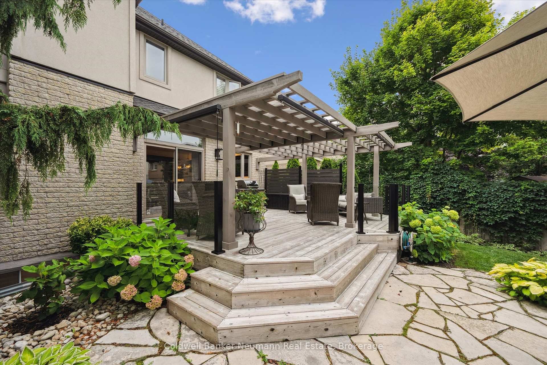 Photo 45 of 3 Bright Lane, Guelph, Pineridge/Westminster Woods — HOMEH