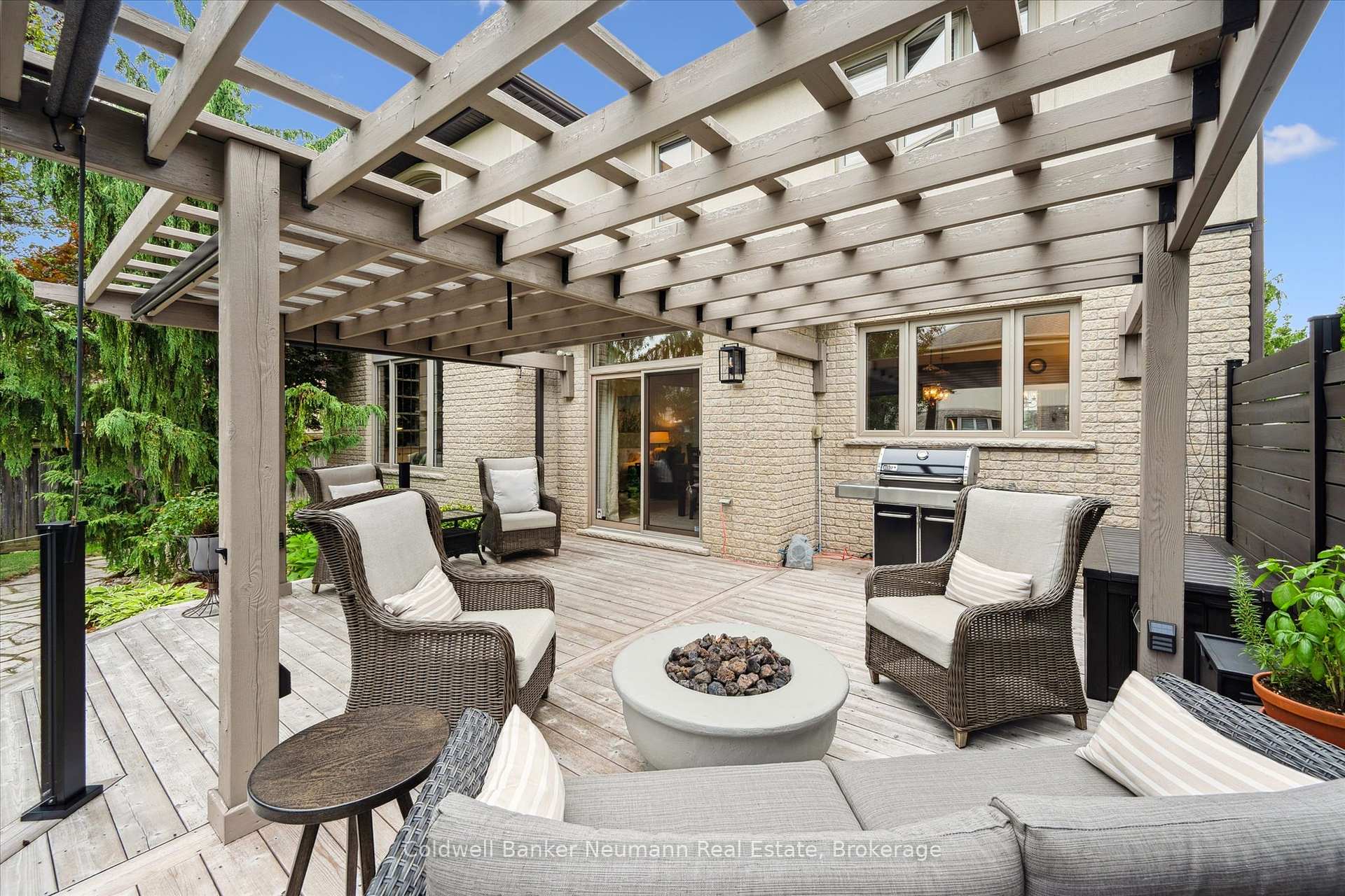 Photo 46 of 3 Bright Lane, Guelph, Pineridge/Westminster Woods — HOMEH
