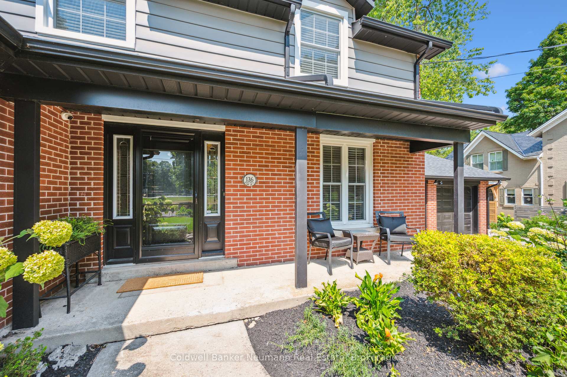 Photo 3 of 136 Palmer Street, Guelph, St. George's — HOMEH