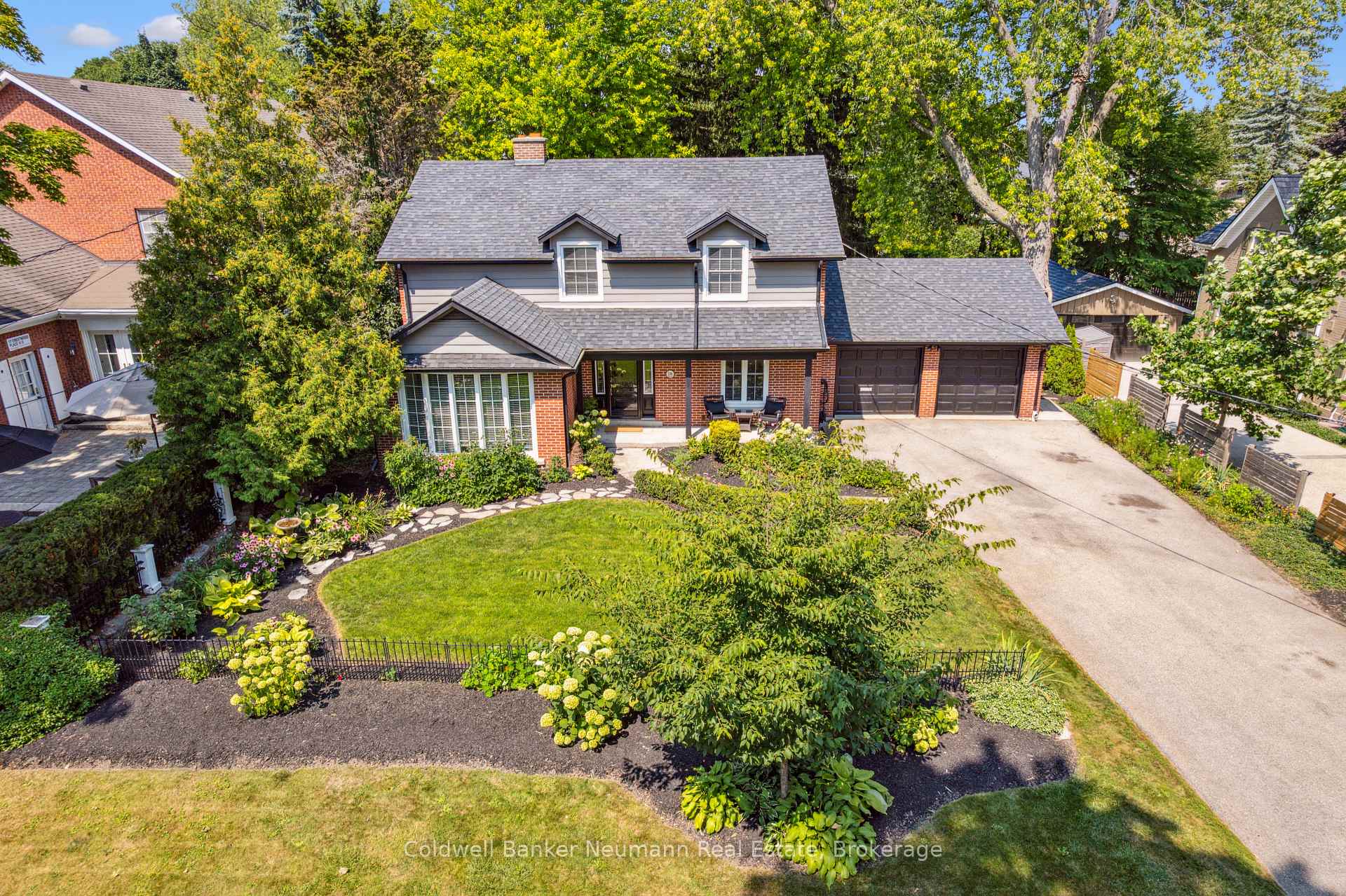 Photo 4 of 136 Palmer Street, Guelph, St. George's — HOMEH