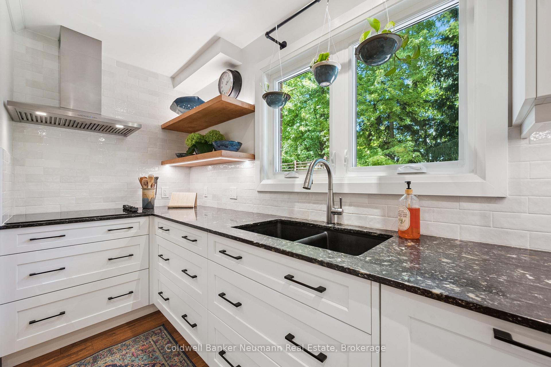 Photo 16 of 136 Palmer Street, Guelph, St. George's — HOMEH