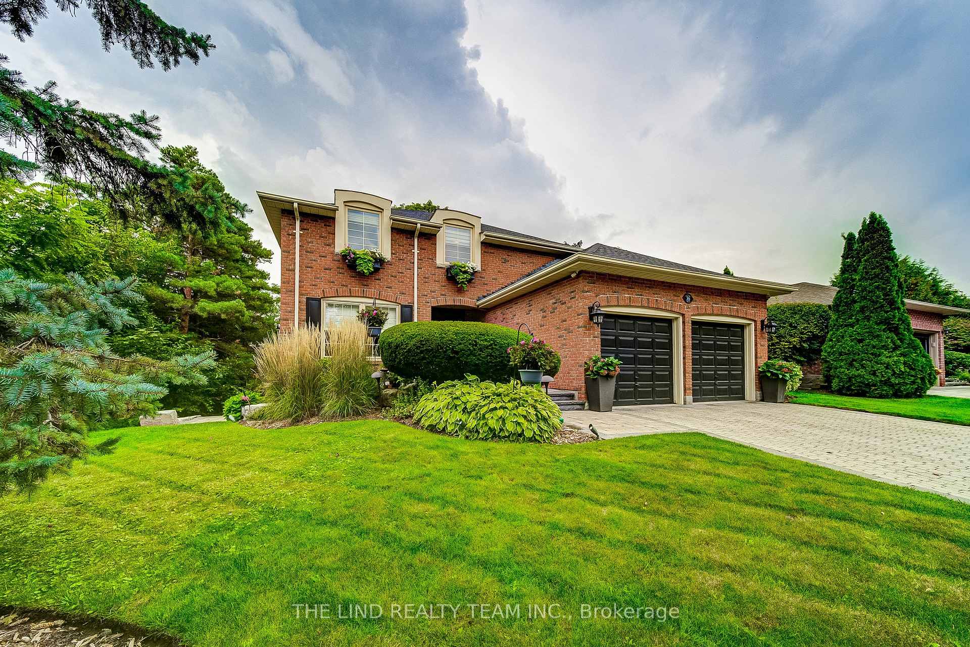 Photo 2 of 35 Golf Links Drive, Aurora, Aurora Highlands — HOMEH
