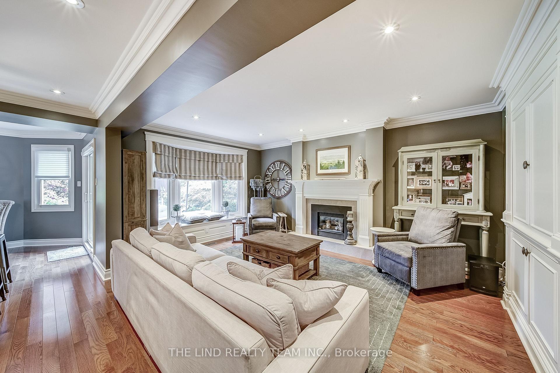 Photo 3 of 35 Golf Links Drive, Aurora, Aurora Highlands — HOMEH