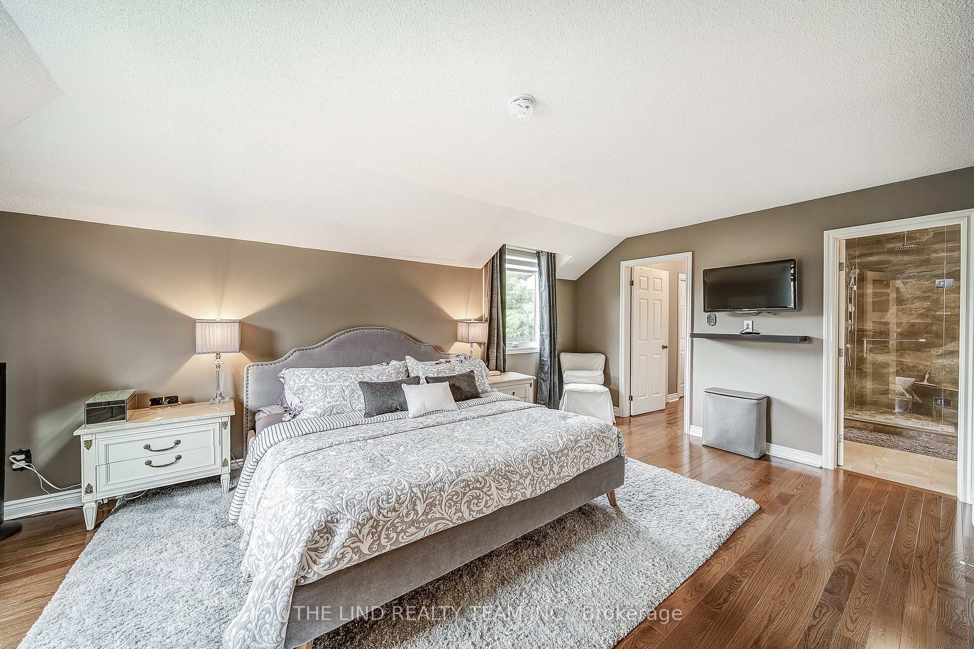 Photo 16 of 35 Golf Links Drive, Aurora, Aurora Highlands — HOMEH