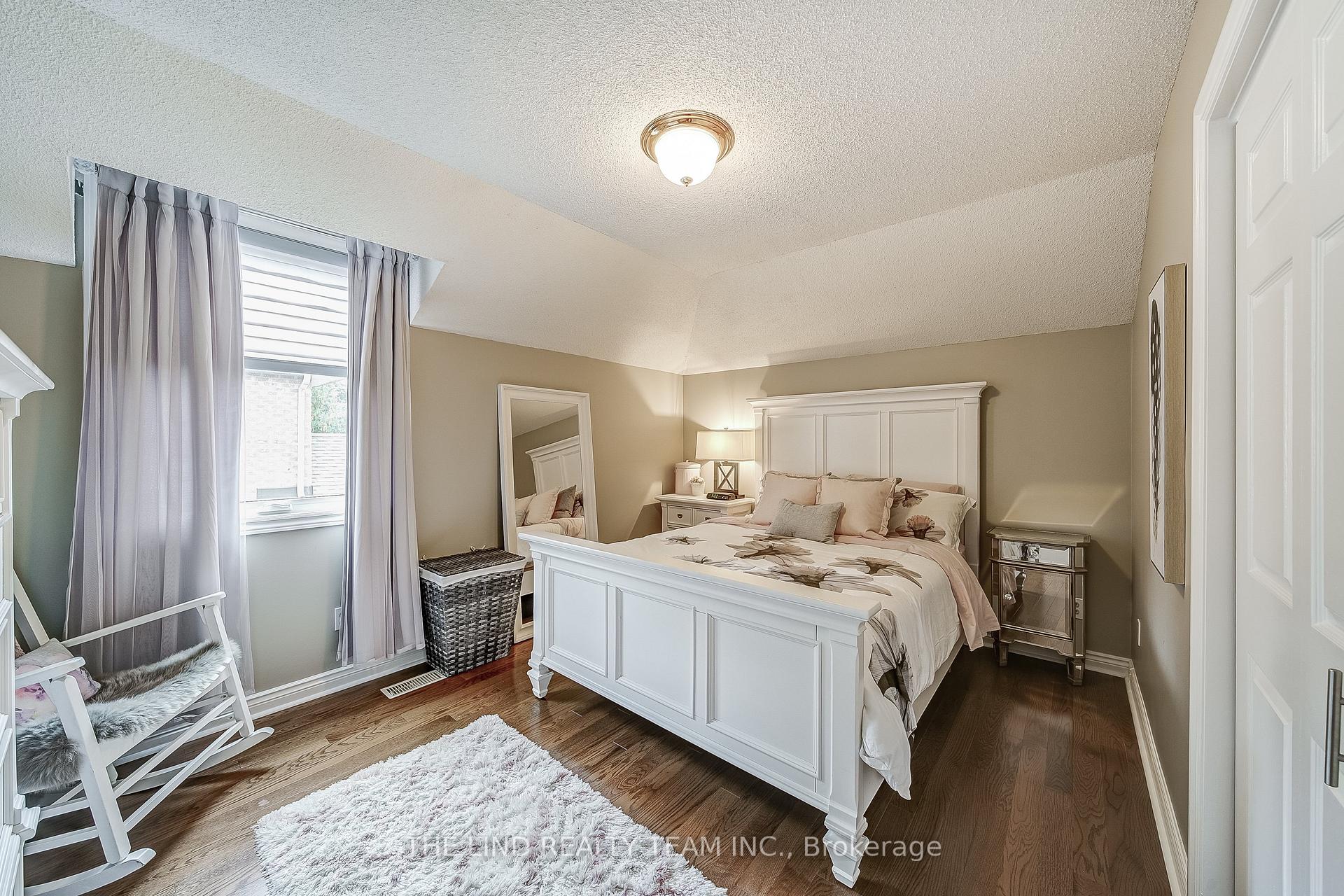 Photo 36 of 35 Golf Links Drive, Aurora, Aurora Highlands — HOMEH