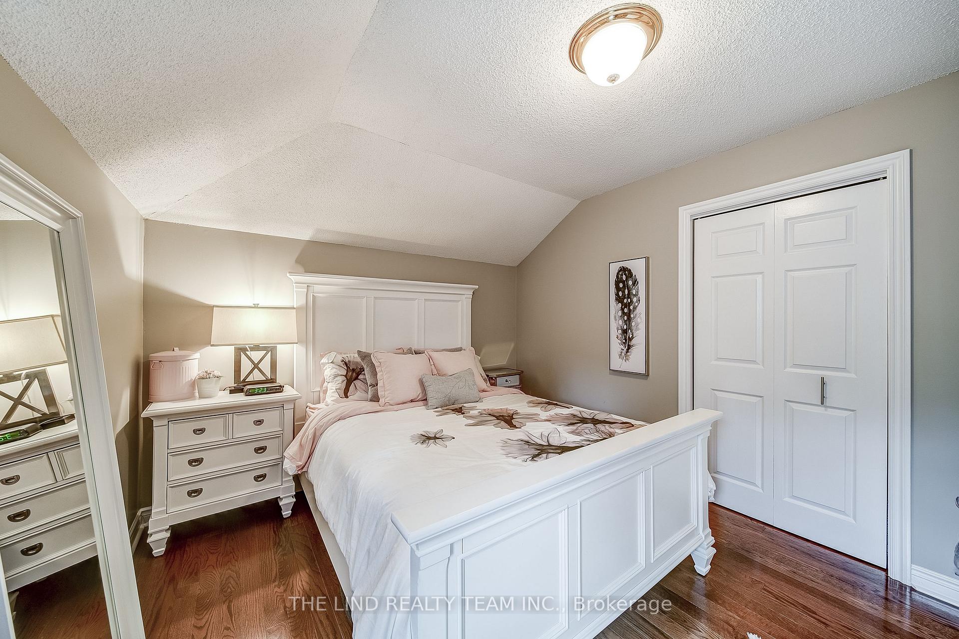 Photo 23 of 35 Golf Links Drive, Aurora, Aurora Highlands — HOMEH