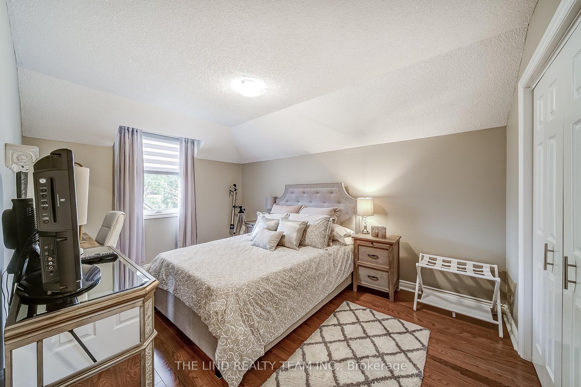 Photo 25 of 35 Golf Links Drive, Aurora, Aurora Highlands — HOMEH
