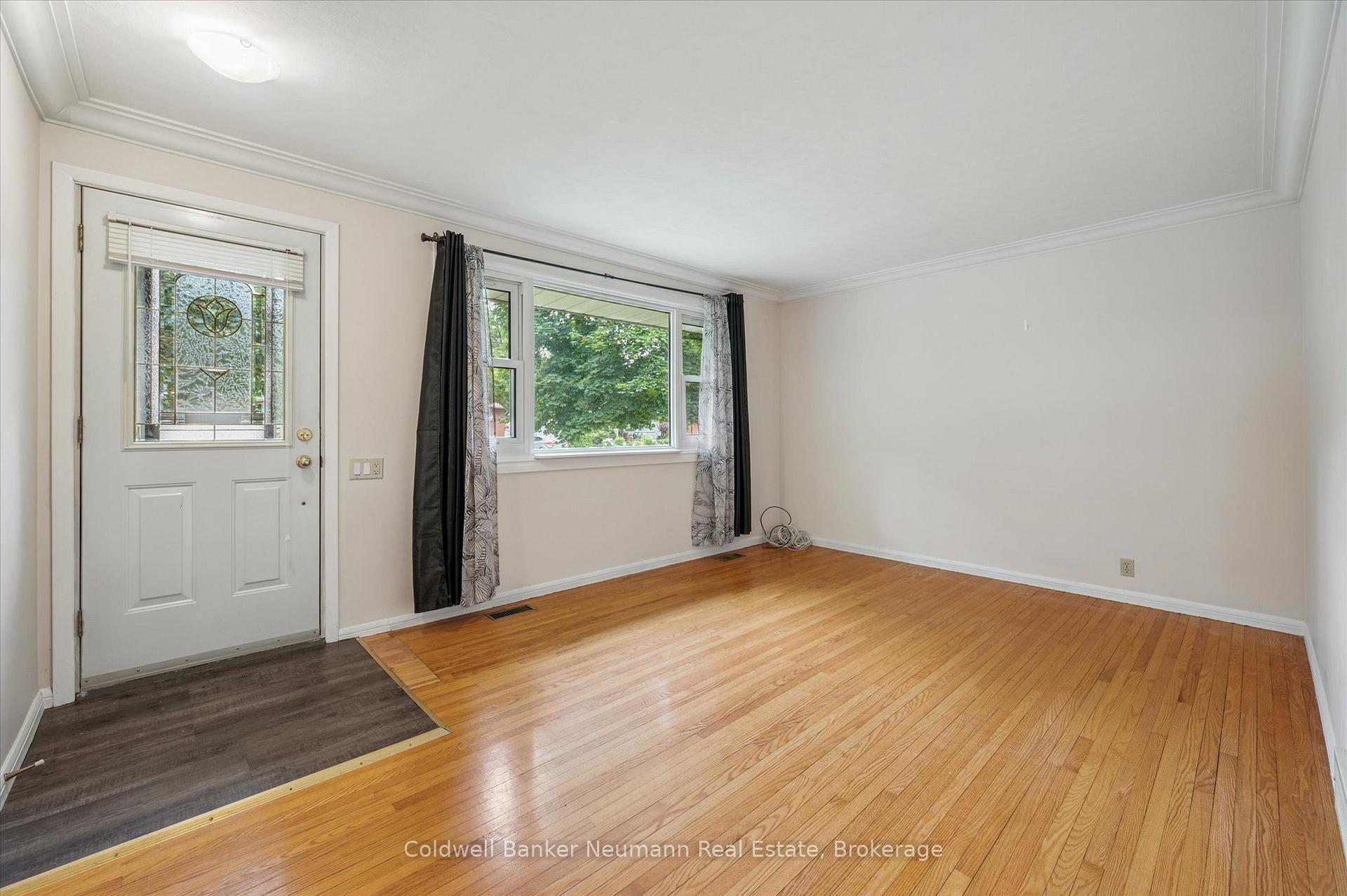 Photo 7 of 100 Guelph Street, Guelph, Junction/Onward Willow — HOMEH