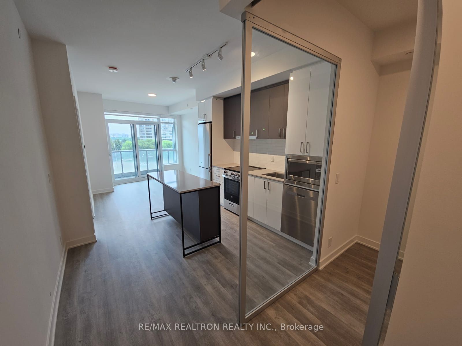 Photo 26 of Unit 307, 30 Upper Mall Way, Vaughan, Brownridge — HOMEH