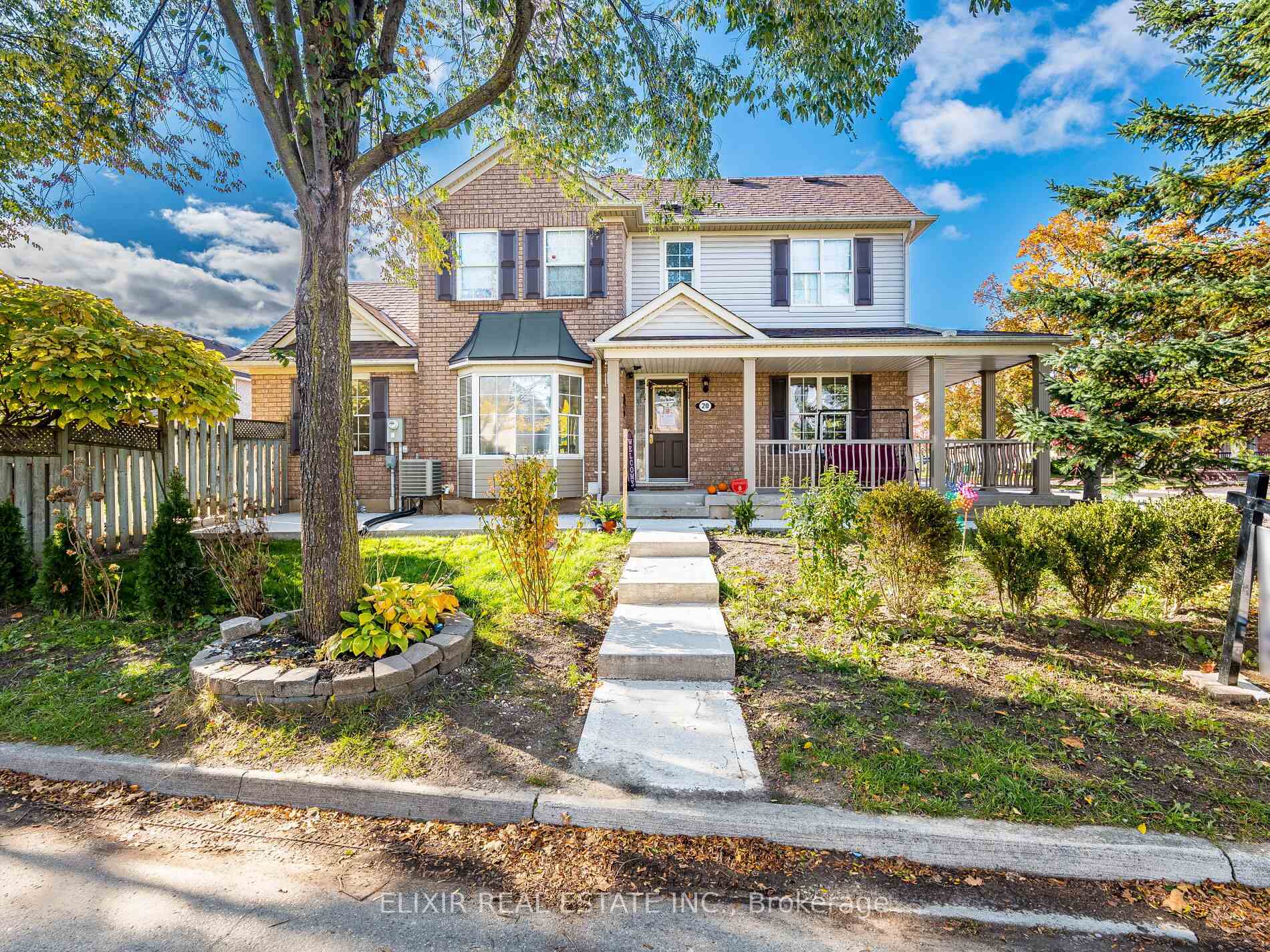Photo 2 of 20 Penn Drive, Brampton, Fletcher's Meadow — HOMEH