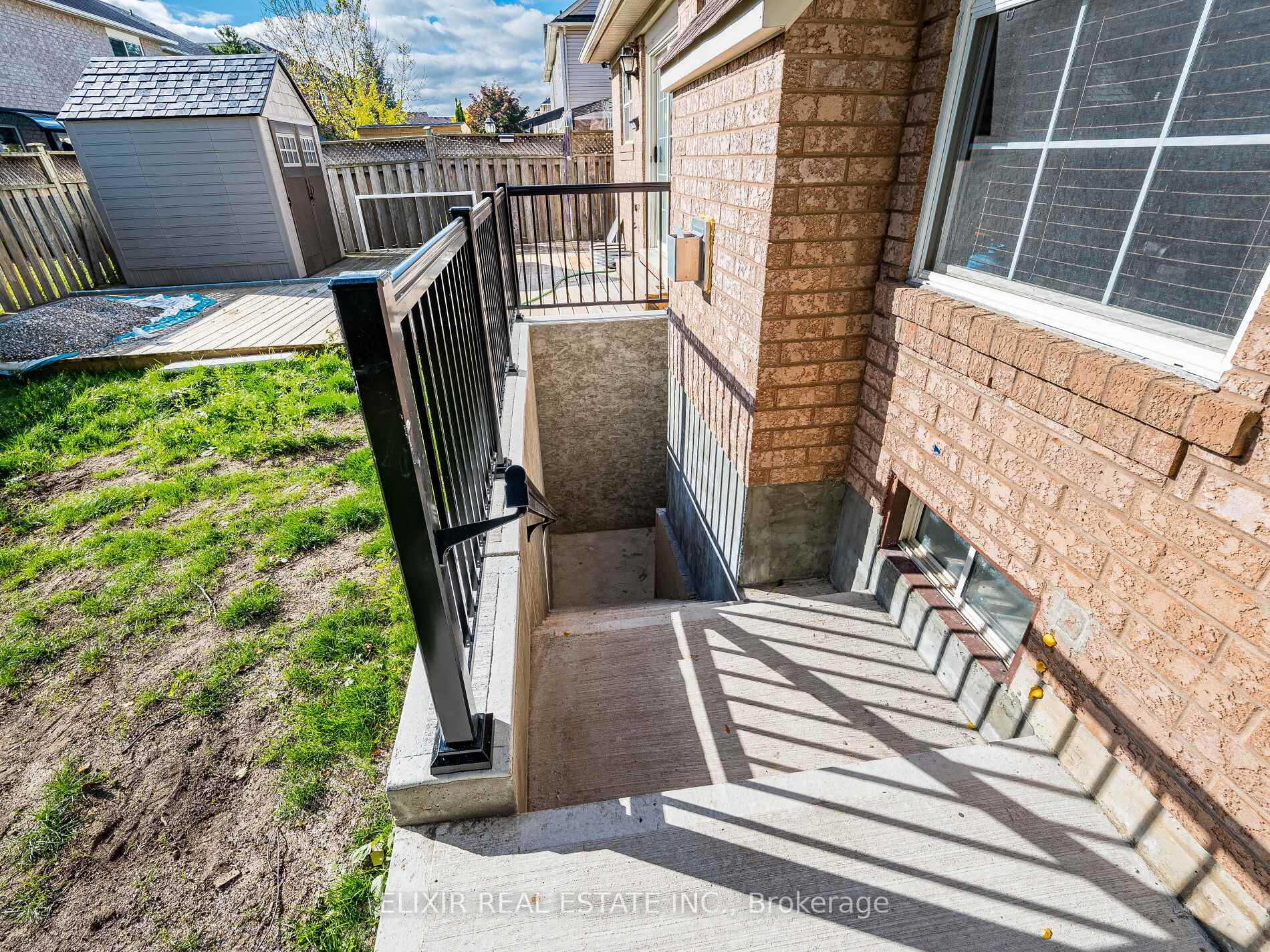 Photo 9 of 20 Penn Drive, Brampton, Fletcher's Meadow — HOMEH