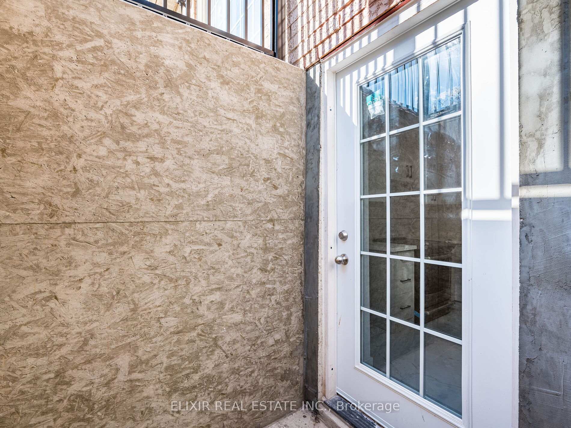 Photo 7 of 20 Penn Drive, Brampton, Fletcher's Meadow — HOMEH