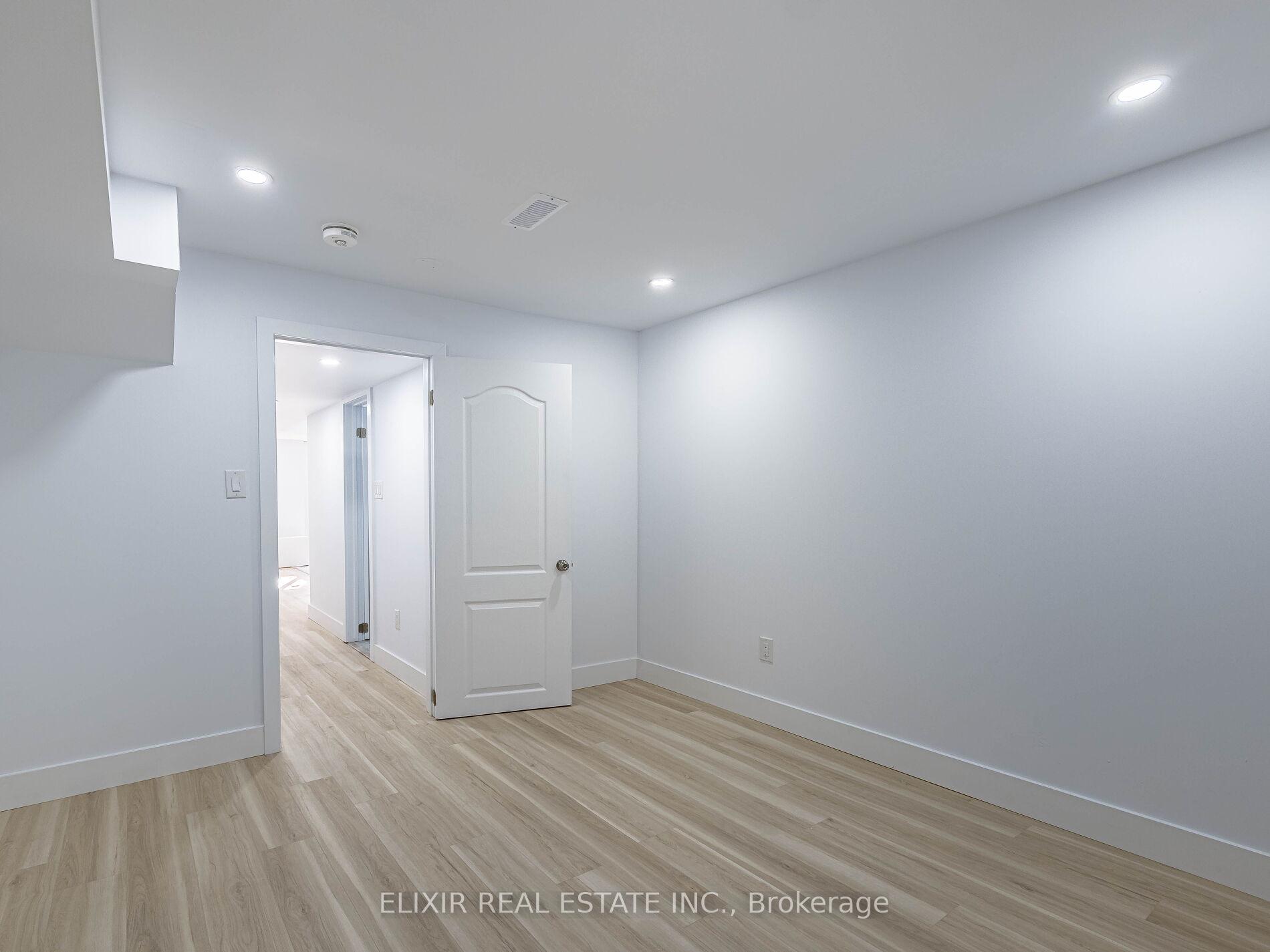 Photo 14 of 20 Penn Drive, Brampton, Fletcher's Meadow — HOMEH