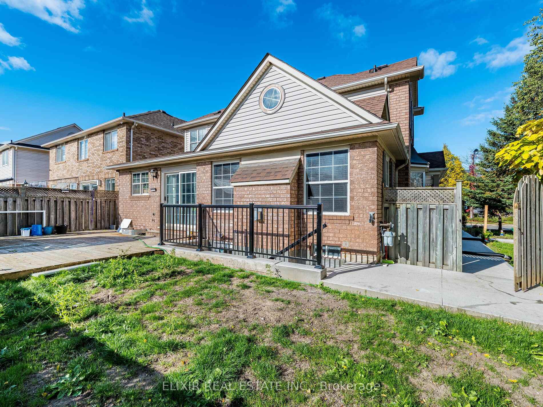Photo 32 of 20 Penn Drive, Brampton, Fletcher's Meadow — HOMEH