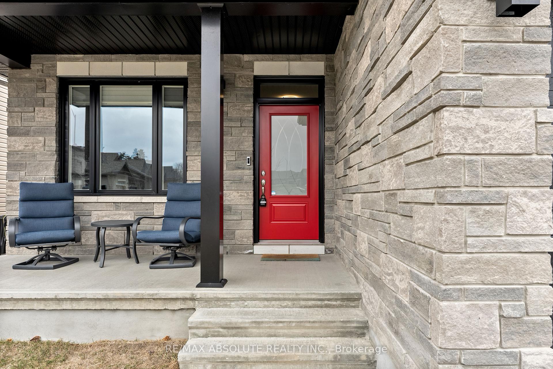 Photo 2 of 27 Douglas Brown Way, Arnprior — HOMEH