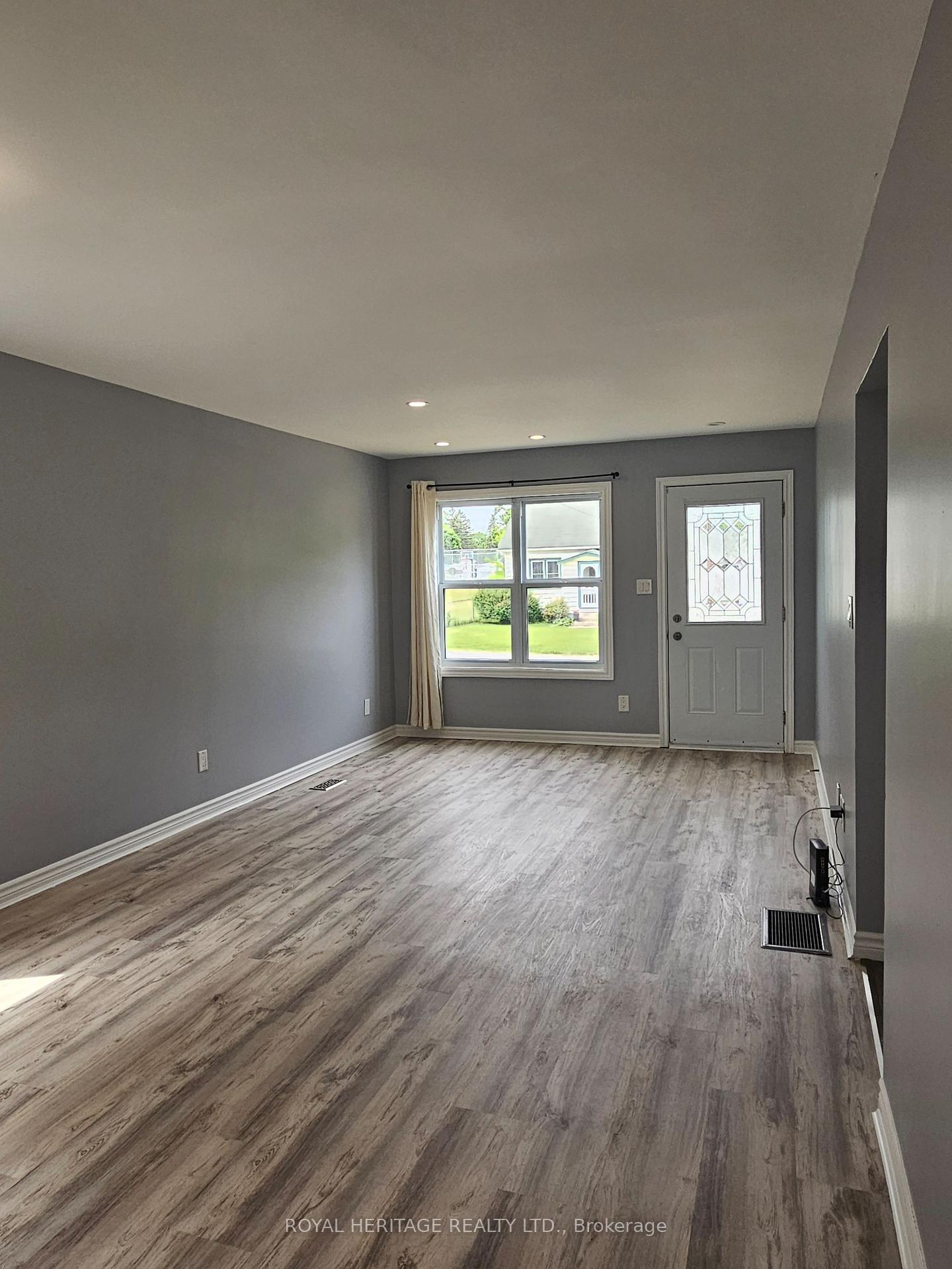 Photo 4 of 387 MacDonald Avenue, Belleville, Belleville Ward — HOMEH