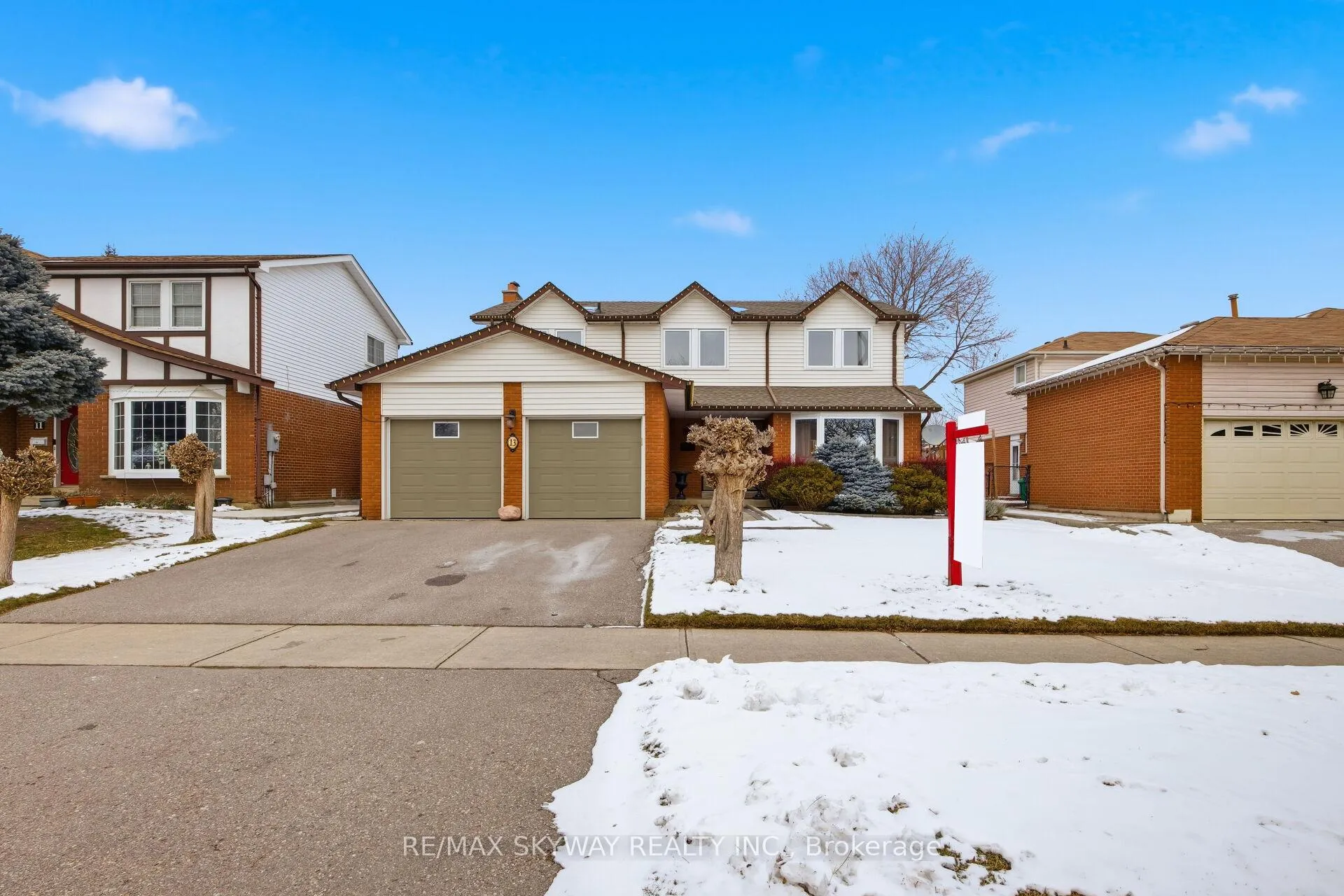 Photo 1 of 13 Mackay Street N, Brampton, Central Park — HOMEH