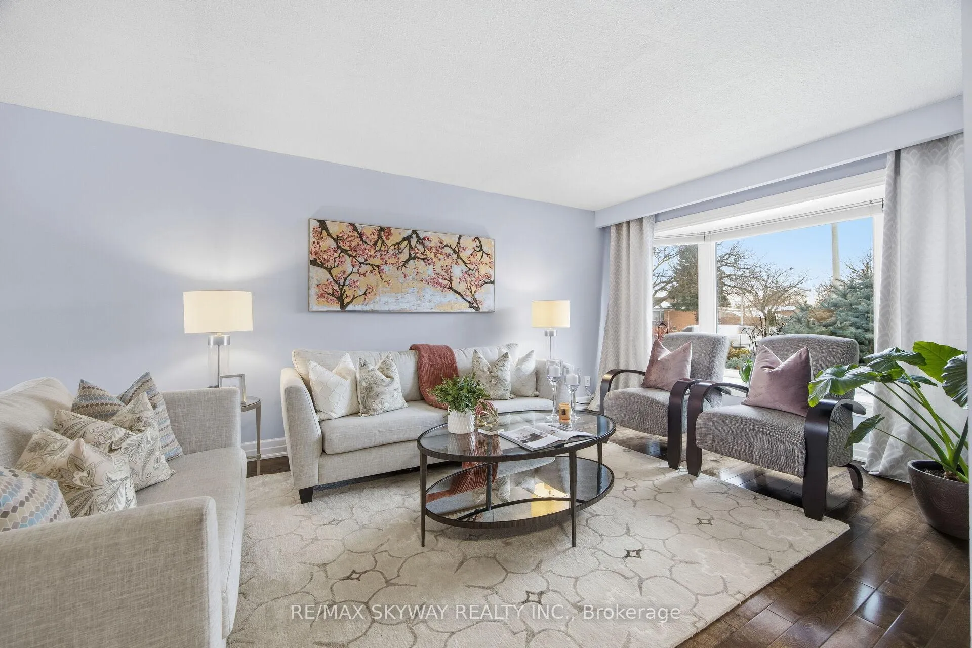 Photo 7 of 13 Mackay Street N, Brampton, Central Park — HOMEH