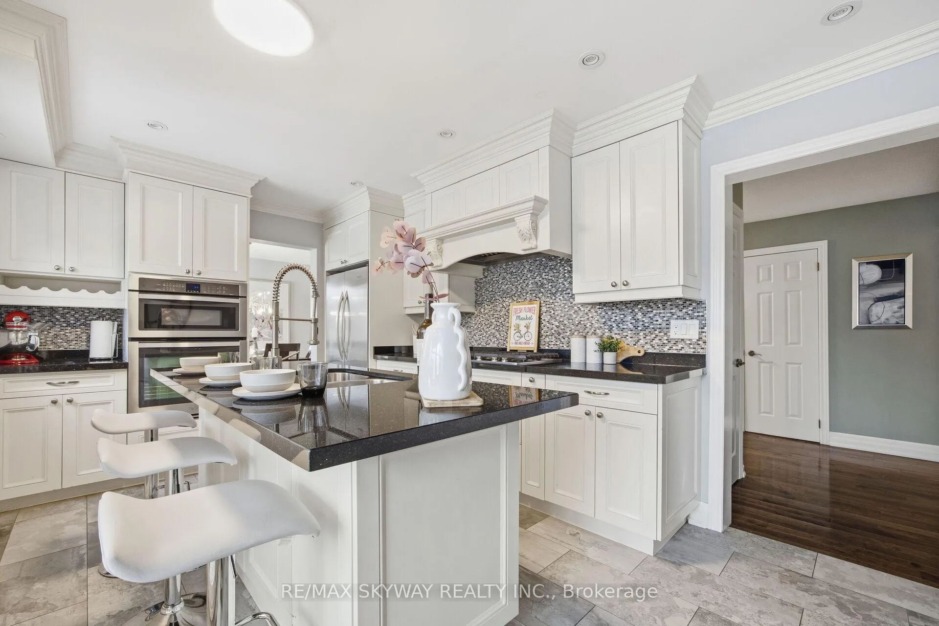 Photo 12 of 13 Mackay Street N, Brampton, Central Park — HOMEH