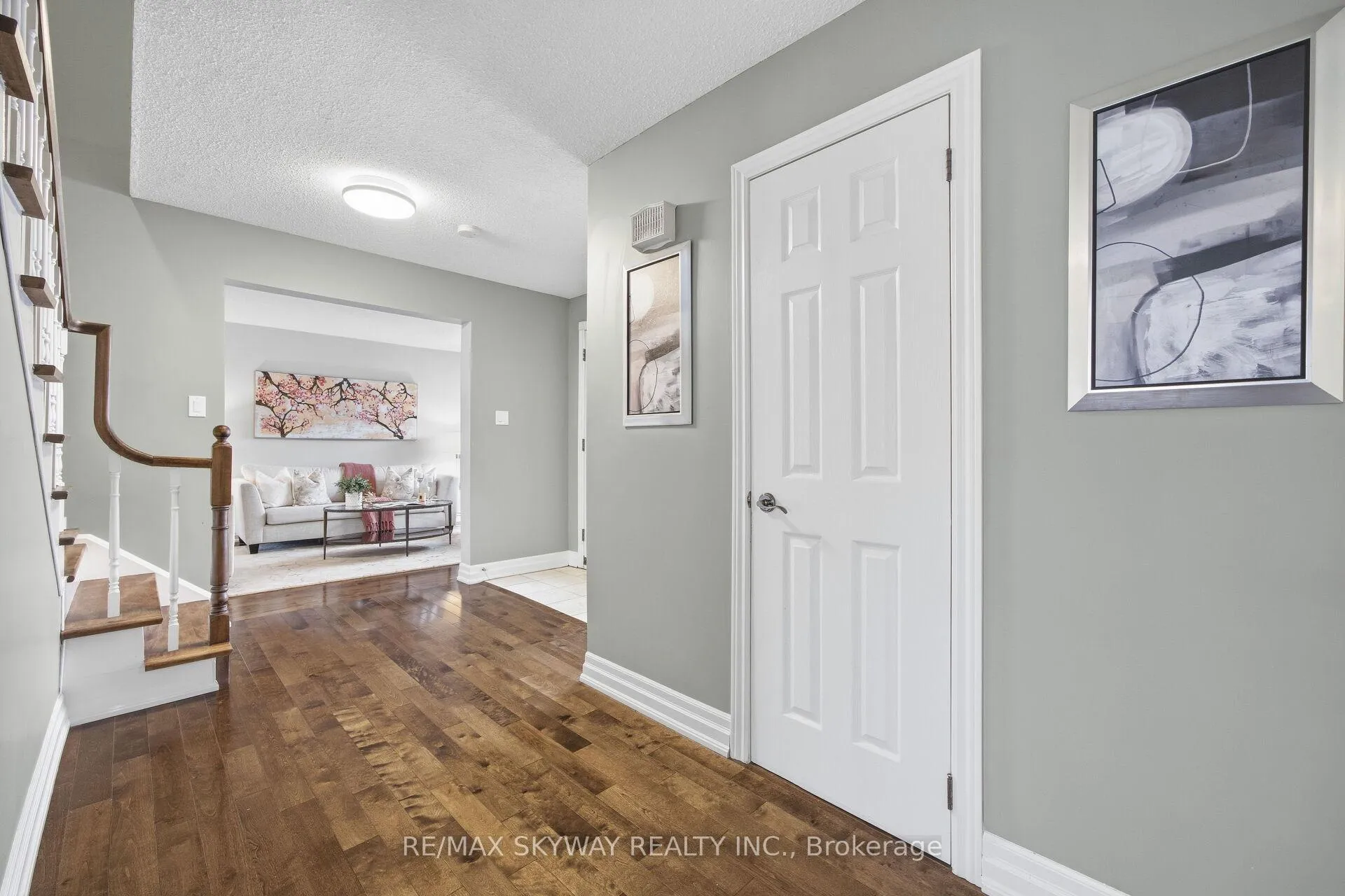 Photo 15 of 13 Mackay Street N, Brampton, Central Park — HOMEH
