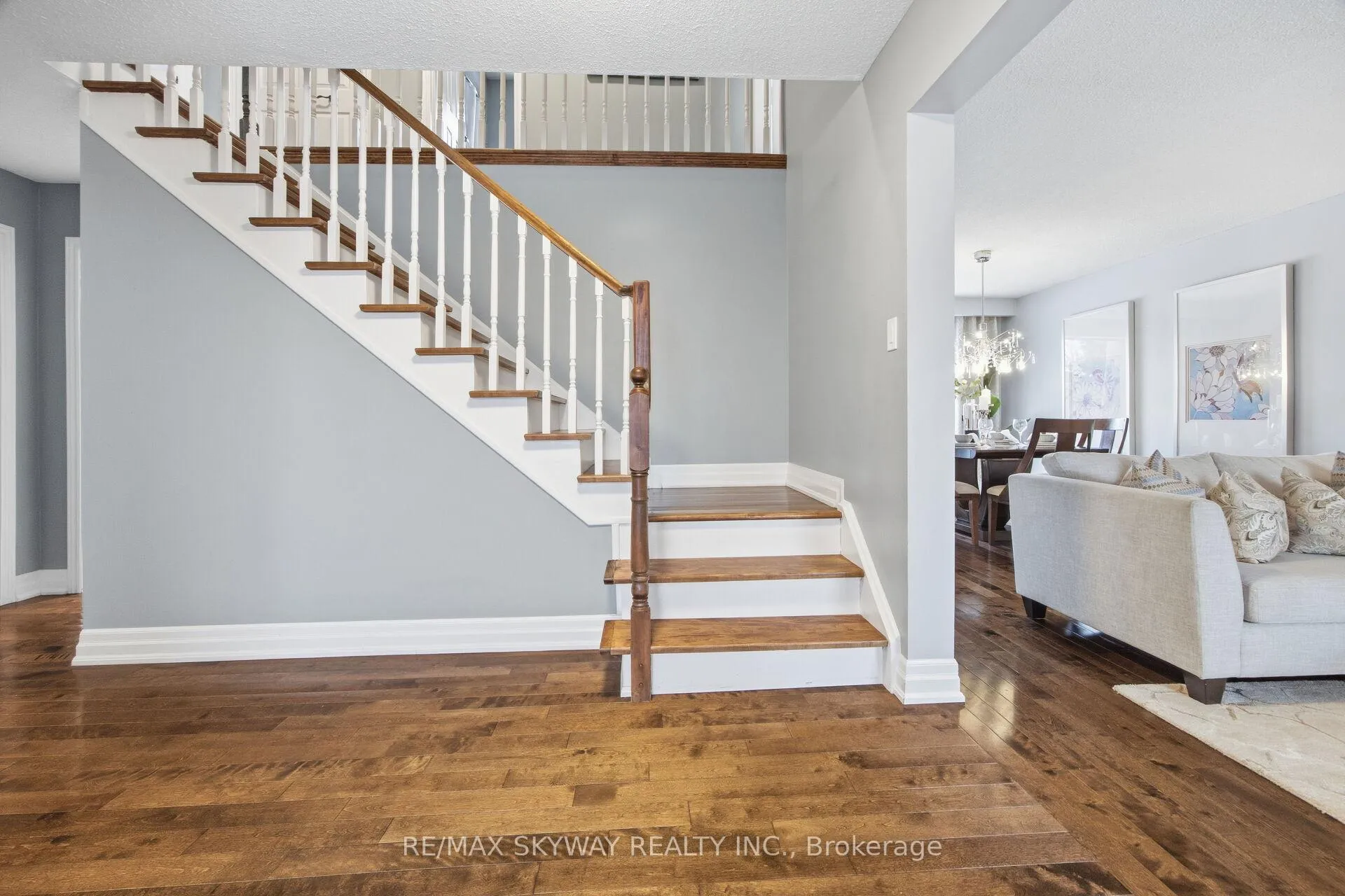 Photo 17 of 13 Mackay Street N, Brampton, Central Park — HOMEH